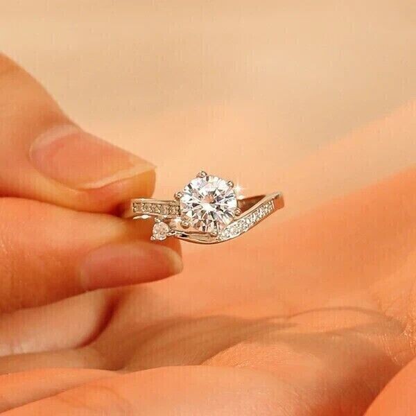 Women's Stunning Wedding Ring Round Cut Simulated Diamond 14K White Gold Plated