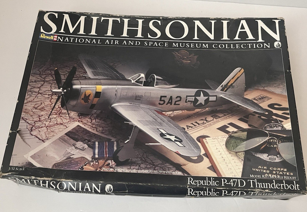 Revell Smithsonian 4452 Republic P-47D Thunderbolt 1/32 Scale Model Kit Open Box