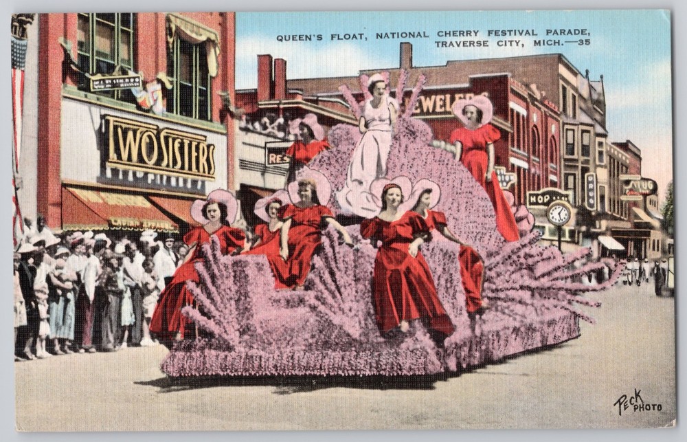 Traverse City, Mich., Queen's Float National Cherry Festival Parade, Linen