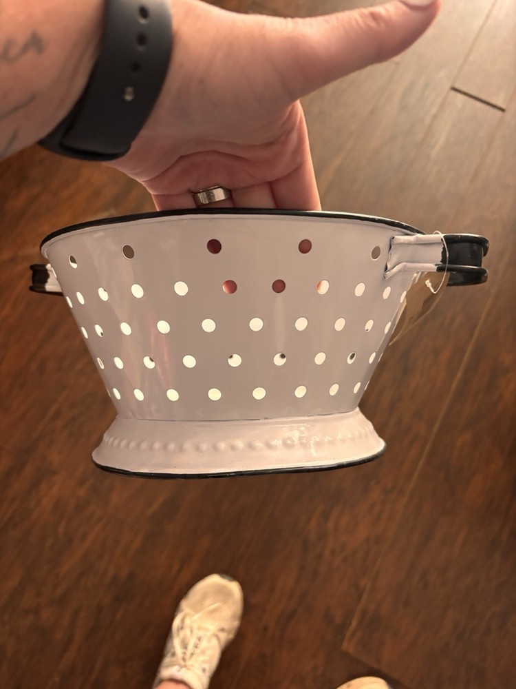 Vintage/Retro White Metal Colander/Strainer w/ Black Rim & Handles, 9 in