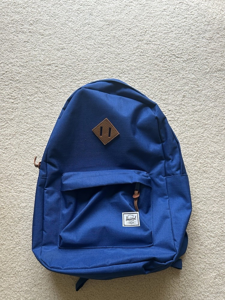Herschel Supply Co. Classic Backpack – Navy Blue, Minimalist Design