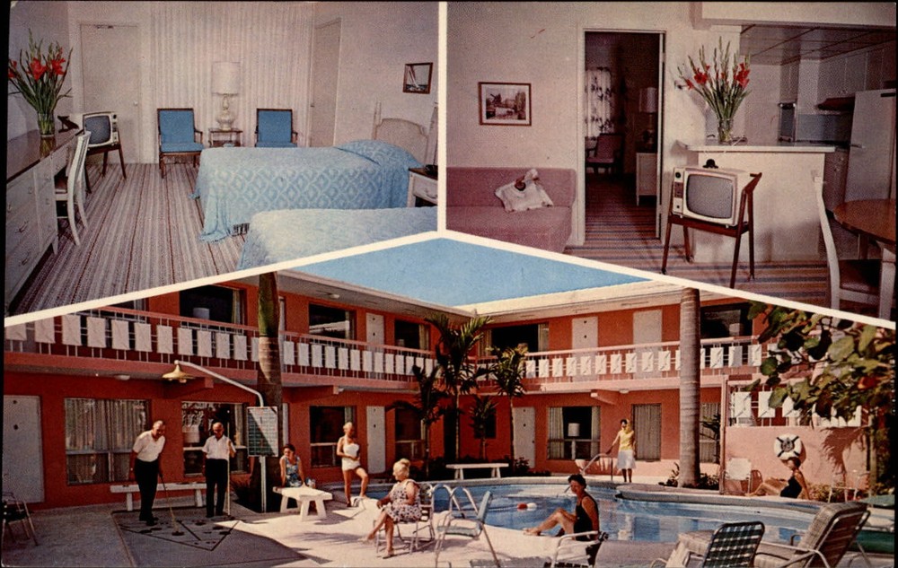 Lee O'Mar Motel Apartments ~ Ft Lauderdale Florida ~ pool room TV 1950s postcard