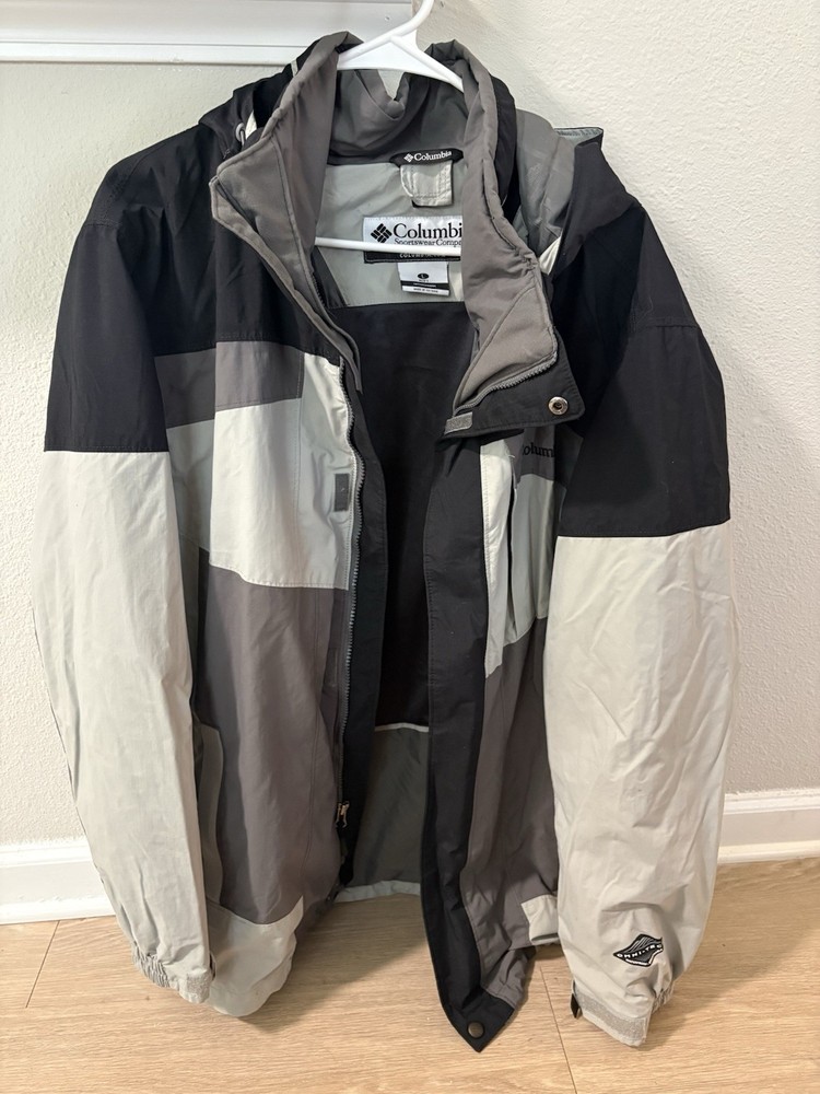 Men’s Columbia Size L Multi-Colored Windbreaker Jacket With Good And Full Zip