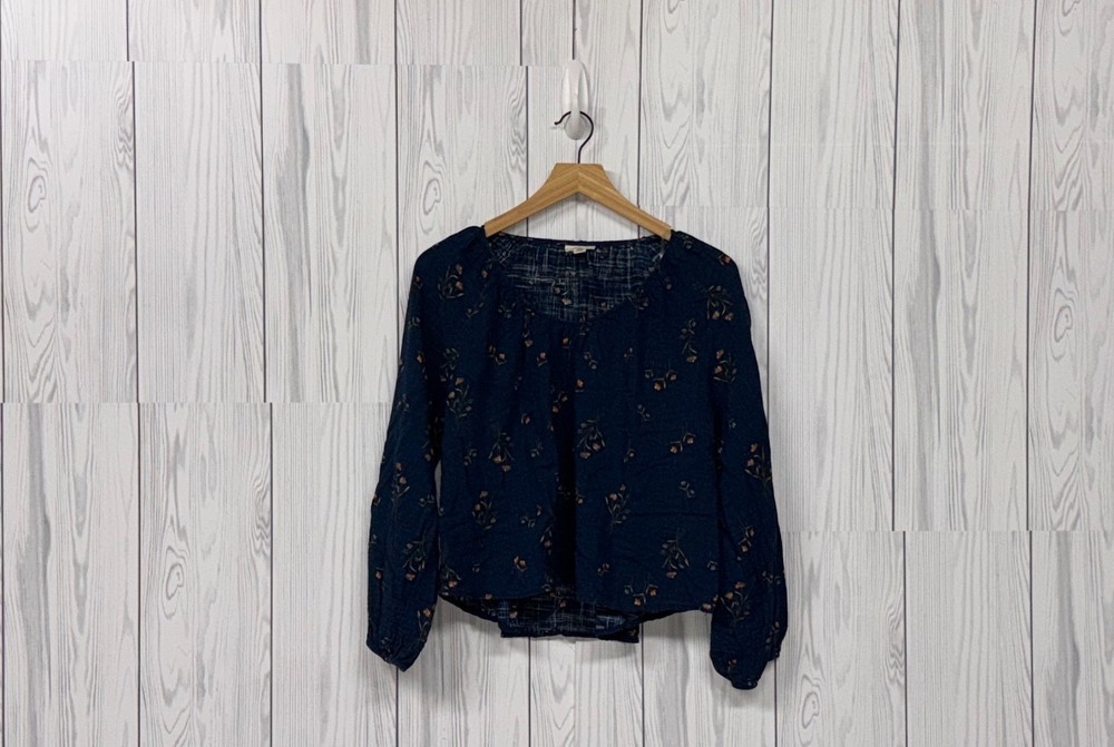 a.n.a a new approach top womens size petite small long sleeve blue blouse