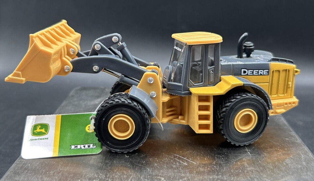 ERTL John Deere Wheel Loader LP64776 1/32 Yellow Gray Toy Figure TOMY 5 1/2