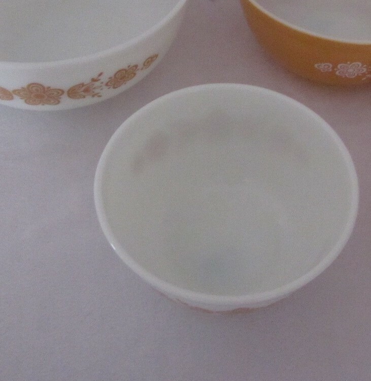 Pyrex Corelle Butterfly Gold 7 1/4