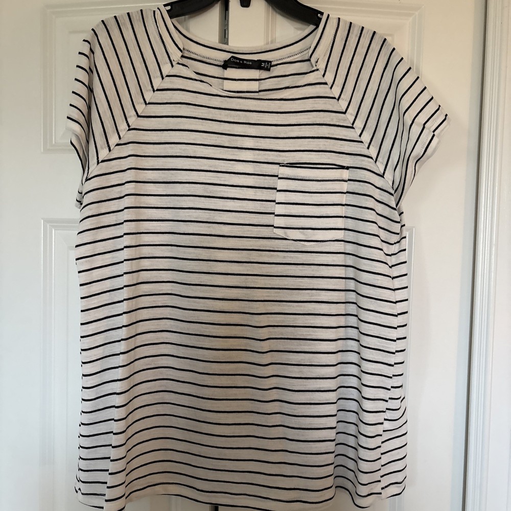 Doe & Rae Women's Medium Tee White with Navy Stripes Short Sleeve Round Neck