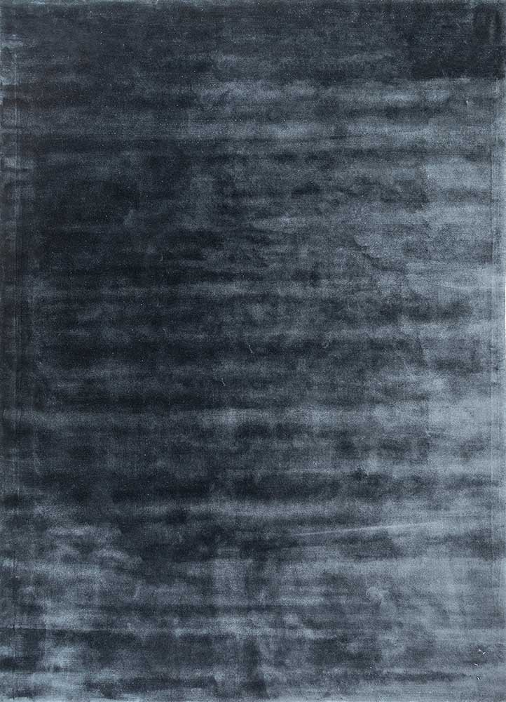 New Modern Style Hand Tufted Area Rug Made up of indigo hand tufted Rug