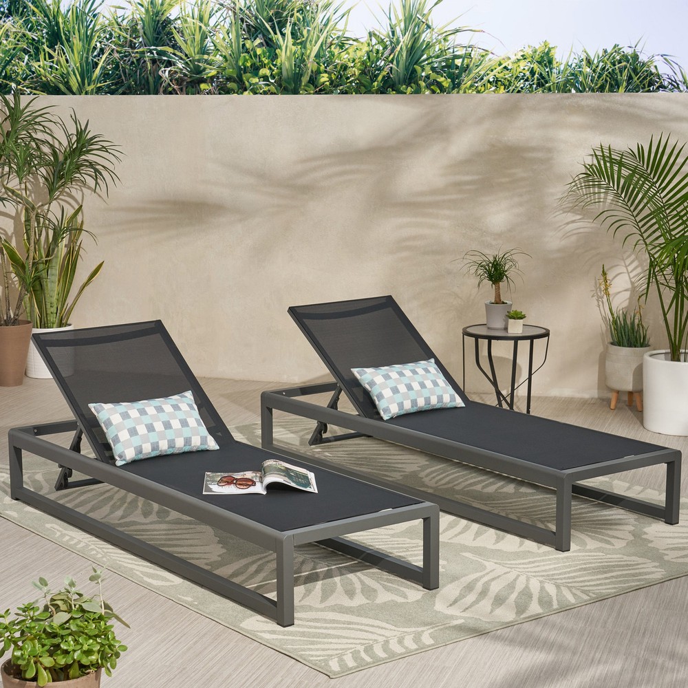 Moderna Outdoor Chaise Lounge for Stylish Patio Comfort