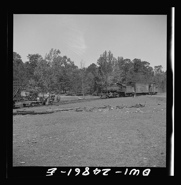 Photo:1930s Steam Locomotive Freight Train Railroad Crew Woods Trackside