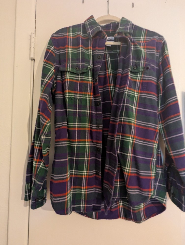 Amazon Essentials Men's Cotton Flannel Plaid Long Sleeve Button-Up Shirt M