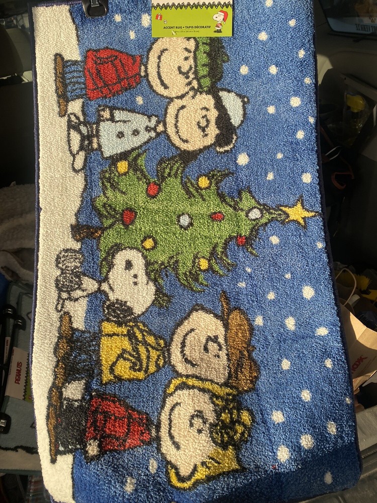 Peanuts 18x30 Christmas Tree Accent Rug Soft Charlie Brown Snoopy Gang Stars-image