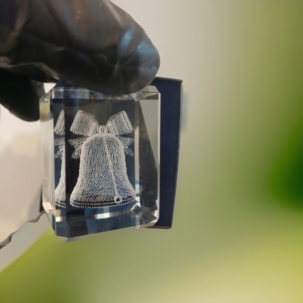 CRYSTAL 3-D LASER ETCHED GLASS CUBE Holiday Bell Great Grab bag Teacher