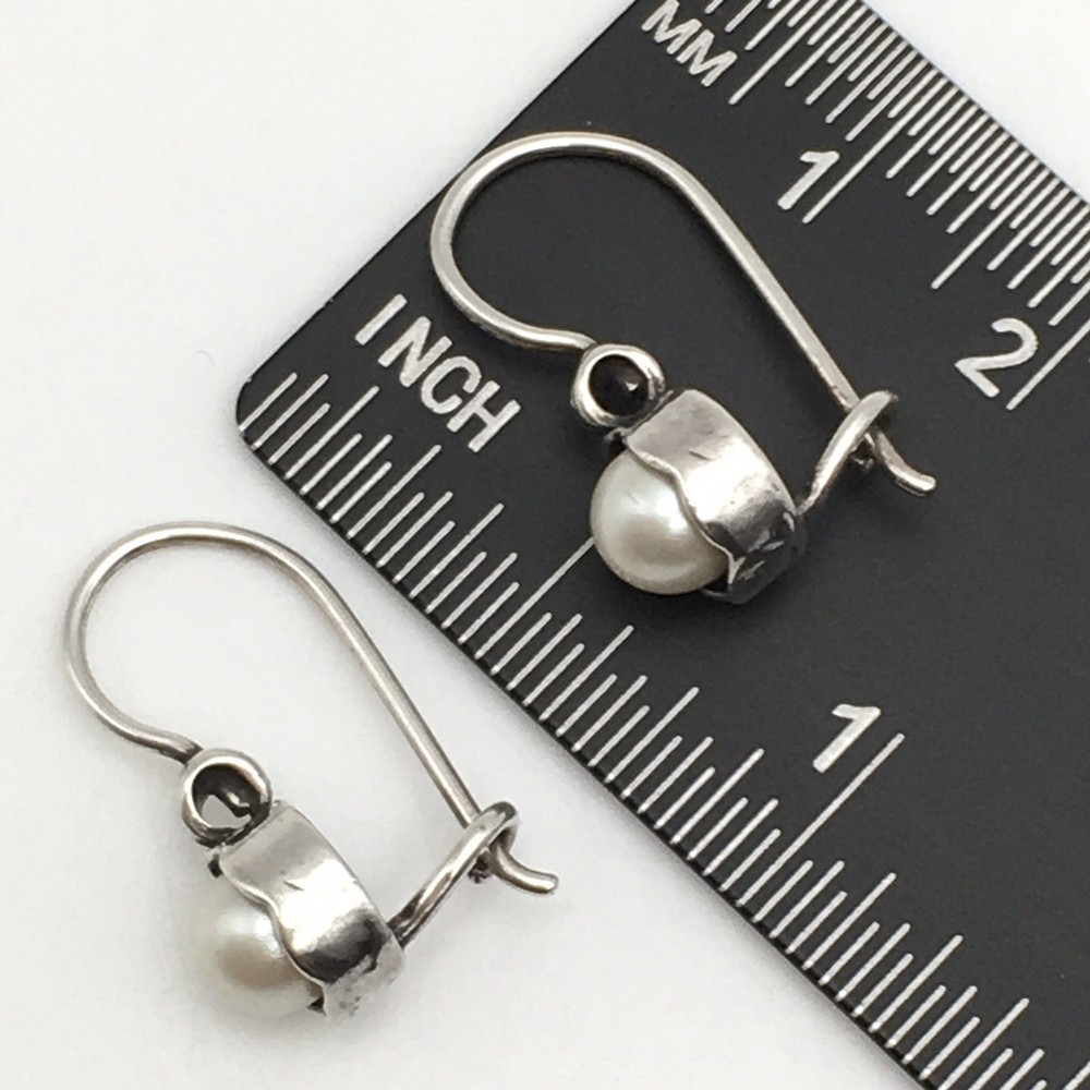 Vintage Sterling Silver Dainty Scalloped Bezel Pearl Earrings Marked 925 2.4g#69
