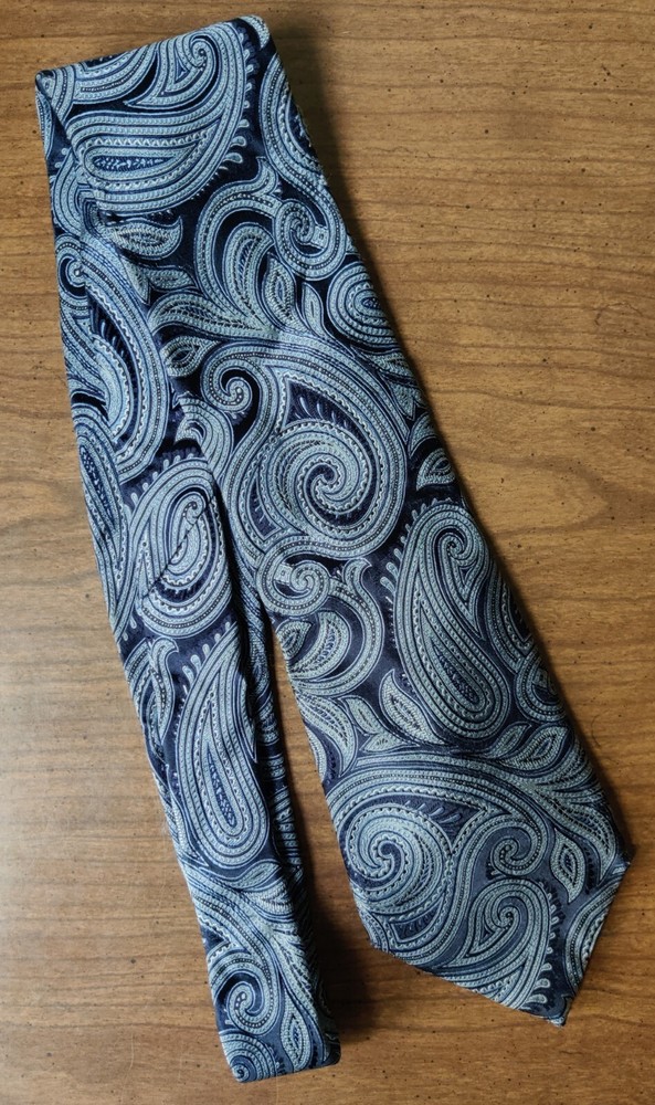 Michael Kors Mens Neck Tie Blue Paisley 100% Silk Made In The USA