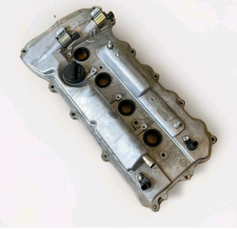2010 - 2017 Toyota Camry 2.5L Engine Valve Cover 11211-0V010 OEM
