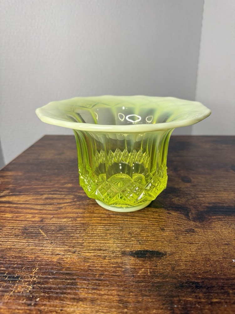 Vintage Vaseline Uranium Glass Opalescent Ruffled Vase Yellow Green Glow Rare UV