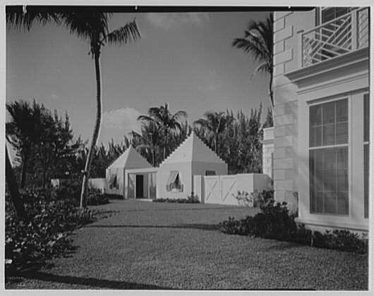 Photo:John B. Ford, Florida. Pool house, residence in Hobe Sound