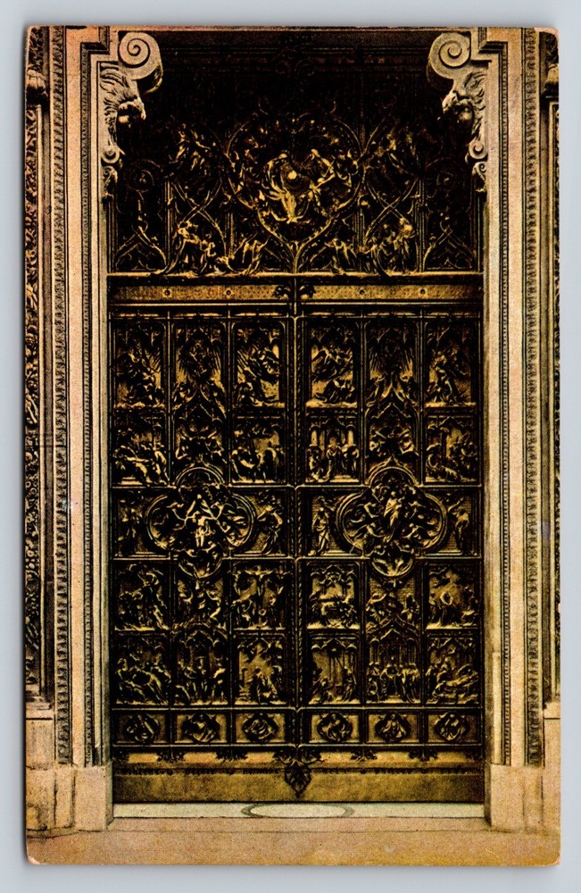 Milan Italy The Door Of The Cathedral Duomo di Milano VINTAGE Postcard
