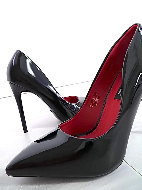 Sweet classic black pointy high heels pumps size 36 original design