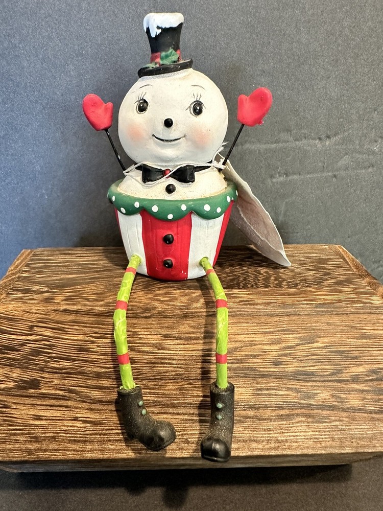 Johanna Parker Design Shelf Sitter Cupcake Snowman 4” Christmas Collectible New