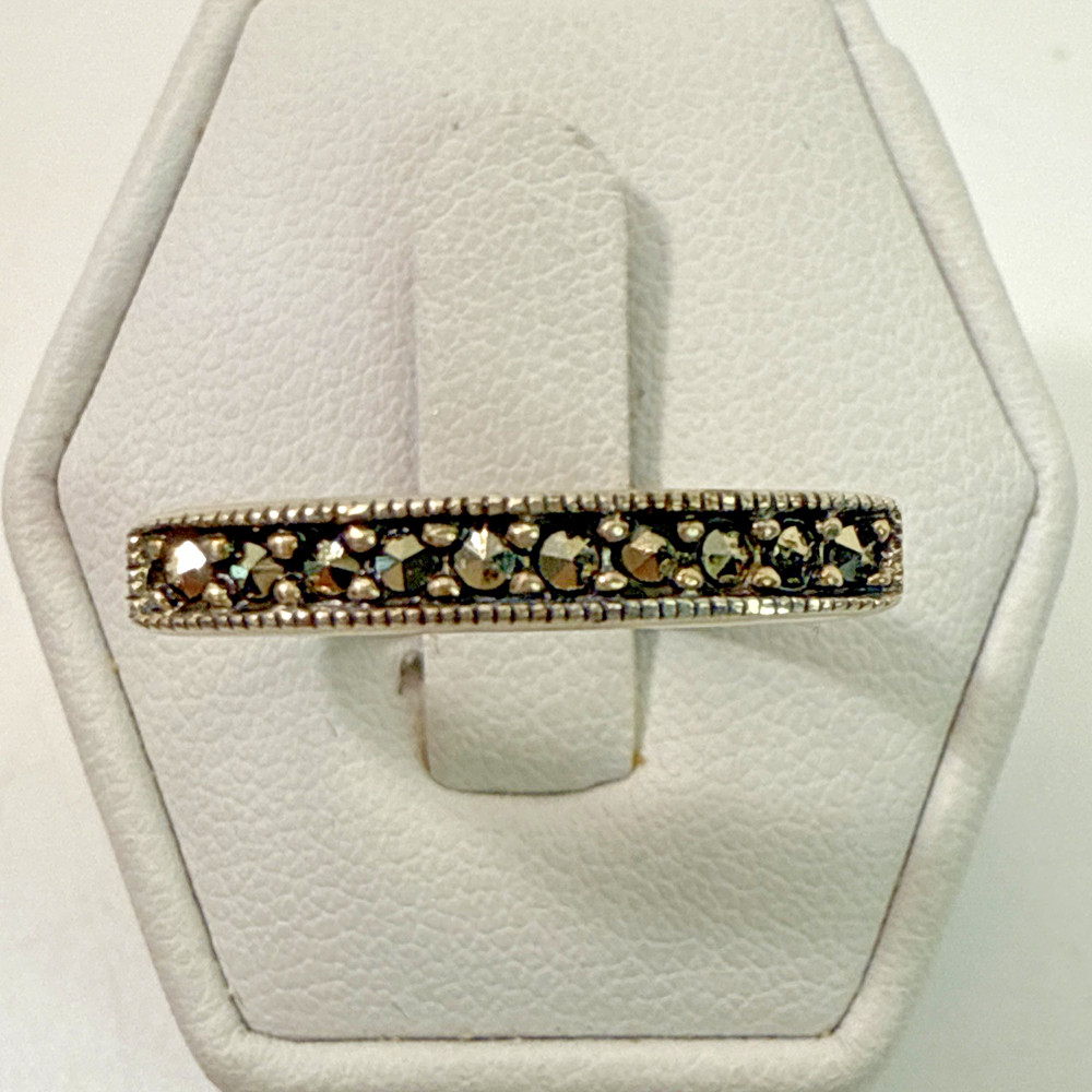 STUNNING .925 Vintage Sterling Silver Estate Ring Size 7.75 with Black Stone