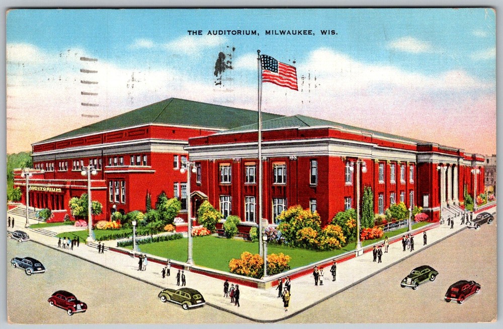 Vtg Linen Postcard Auditorium Convention Hall Milwaukee, WI 1940s