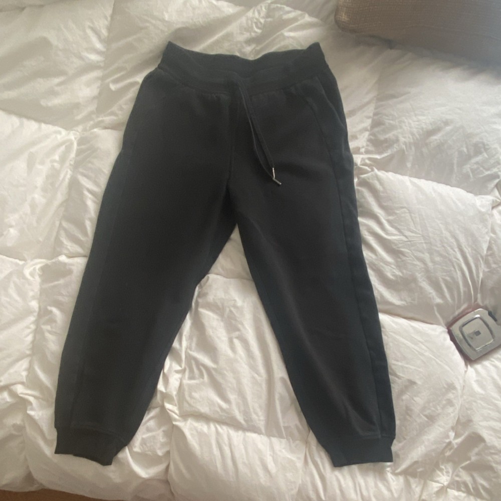 Lululemon women’s Black Jogger 29