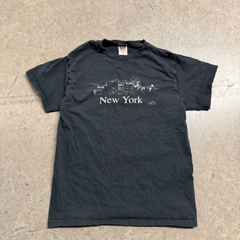 Vintage Fruit of the Loom New York City Skyline T-Shirt Black Twin Towers Mens M