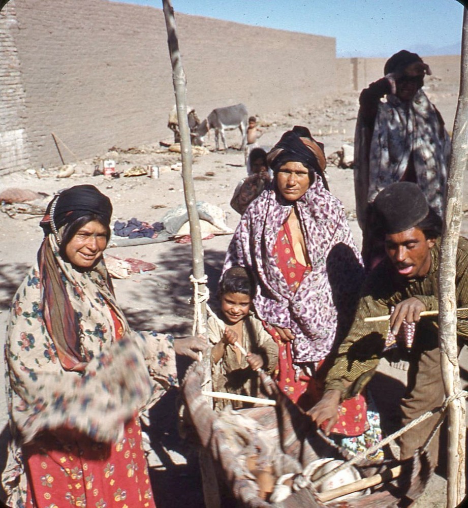Vintage Stereo Realist Photo 3D Slide IRAN Gypsy Family Rafsanjan