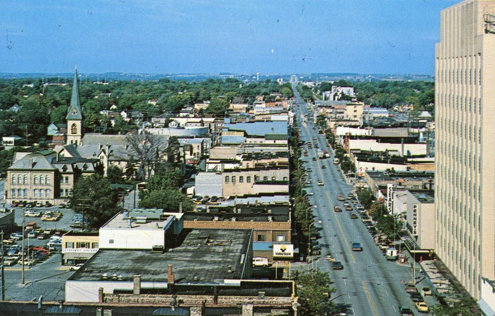 Appleton, Wisconsin, West College Avenue, UNP, Exc Cond --POSTCARD