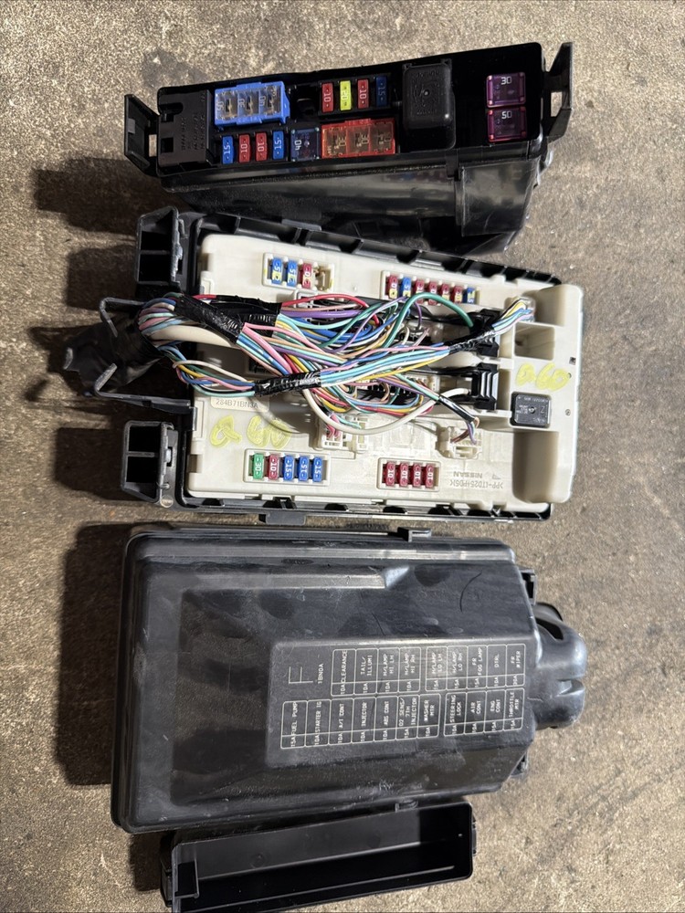 OEM 2014  INFINITI Q60  auto Coupe 2wd ENGINE IPDM FUSE JUNCTION BOX