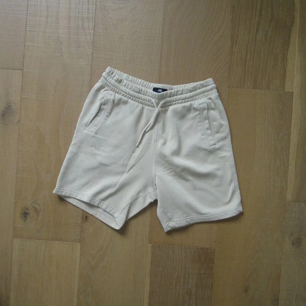 H&M Mens  Tan sweat shorts Size M (Pre-Owned)