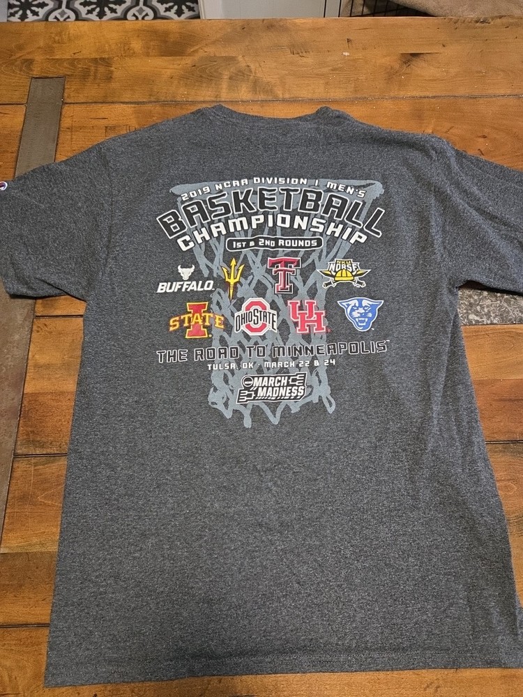 RARE 2019 NCAA March Madness Shirt Houston Texas Tech Tulsa Regional Champion M
