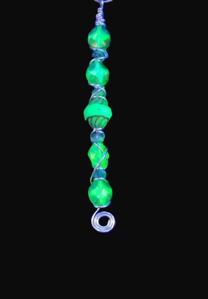 Uranium glass star glow beads 20