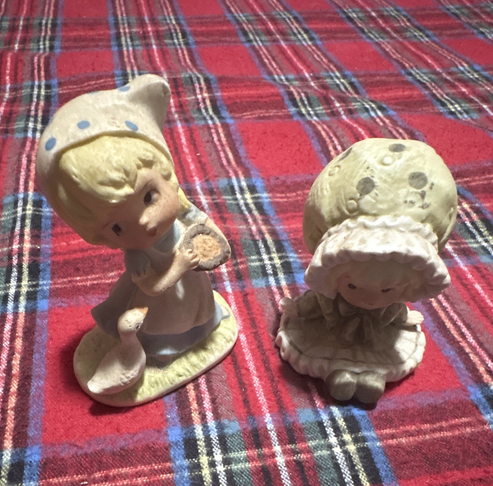 Ceramic Polka Dot Girl Figurines Set of 2 Multicolor Children Theme Korea