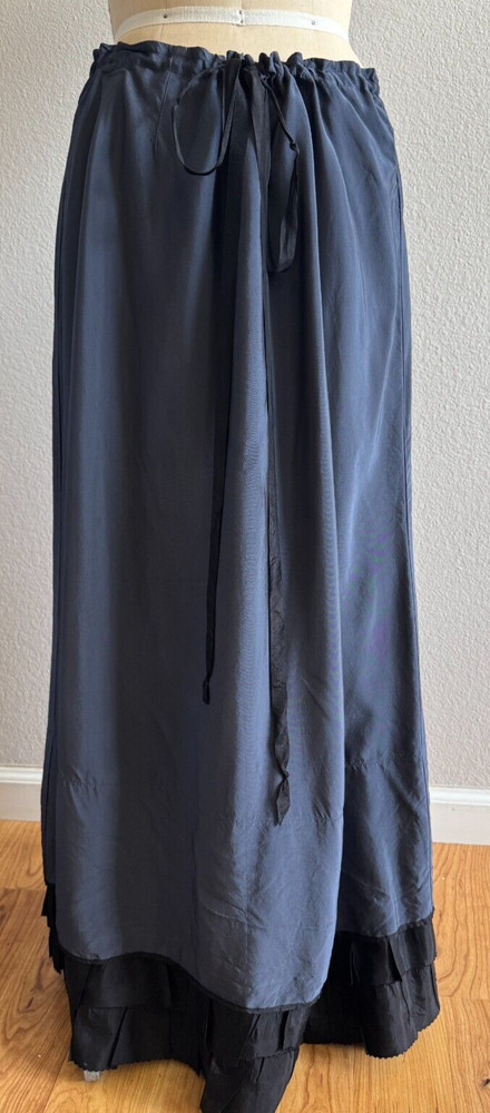 Amy Rigg Women's Size Large Blue Black Viscose Italy Skirt EUC Renaissance