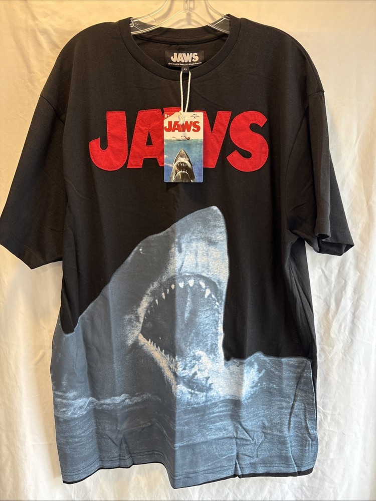 Universal Studios Jaws Movie T-Shirt XL Embroidered Shark Graphic Tee