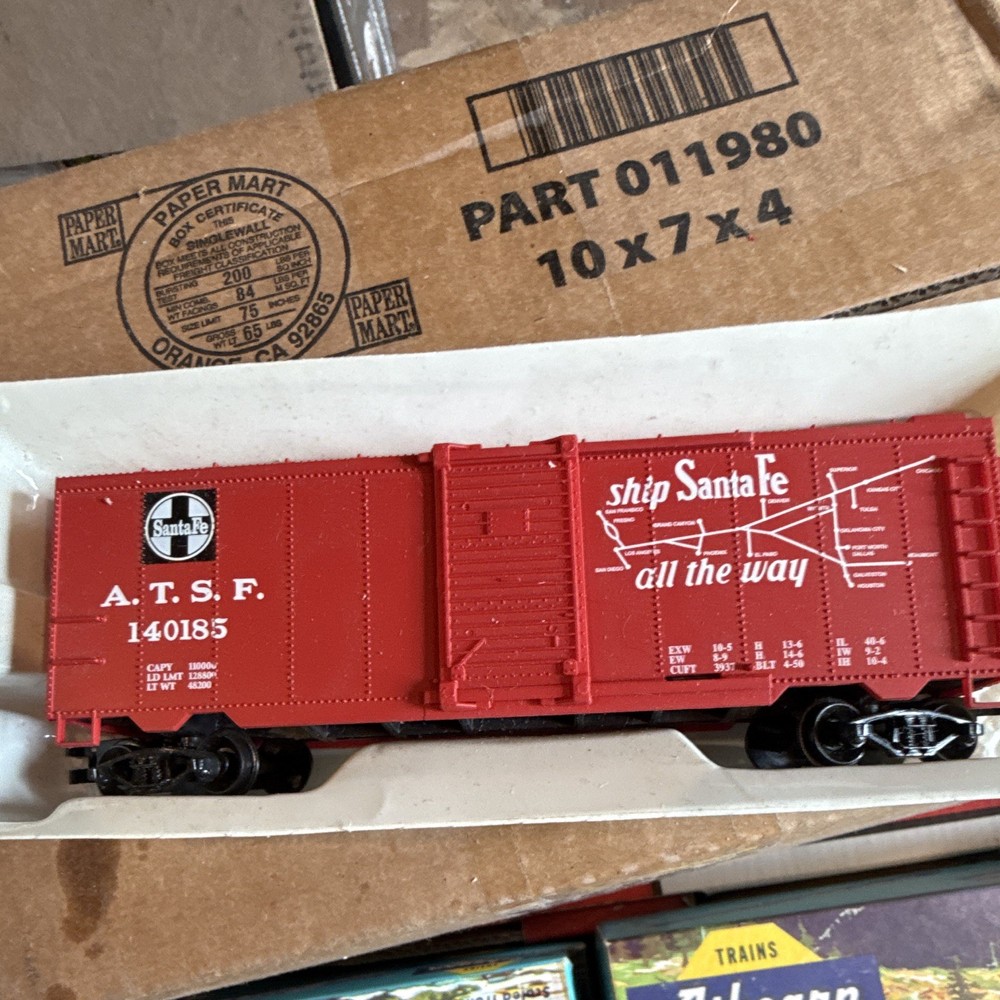 Athearn Santa Fe HO Box Car Red 1:87 Analog DC Model Railroad MPN 140185