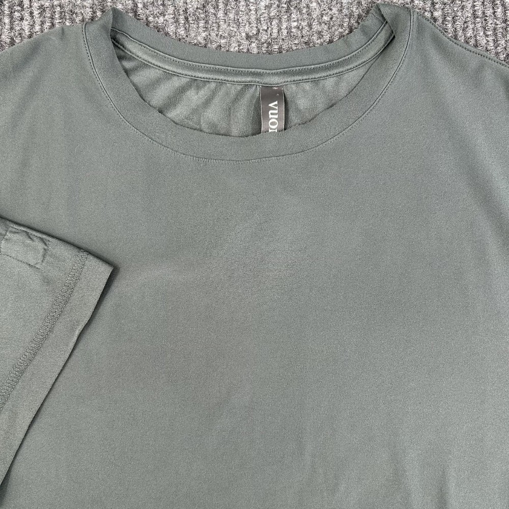 Vuori Shirt Men's Large Strato Tech Tee Gym Yoga Green Casual Short Sleeve V126