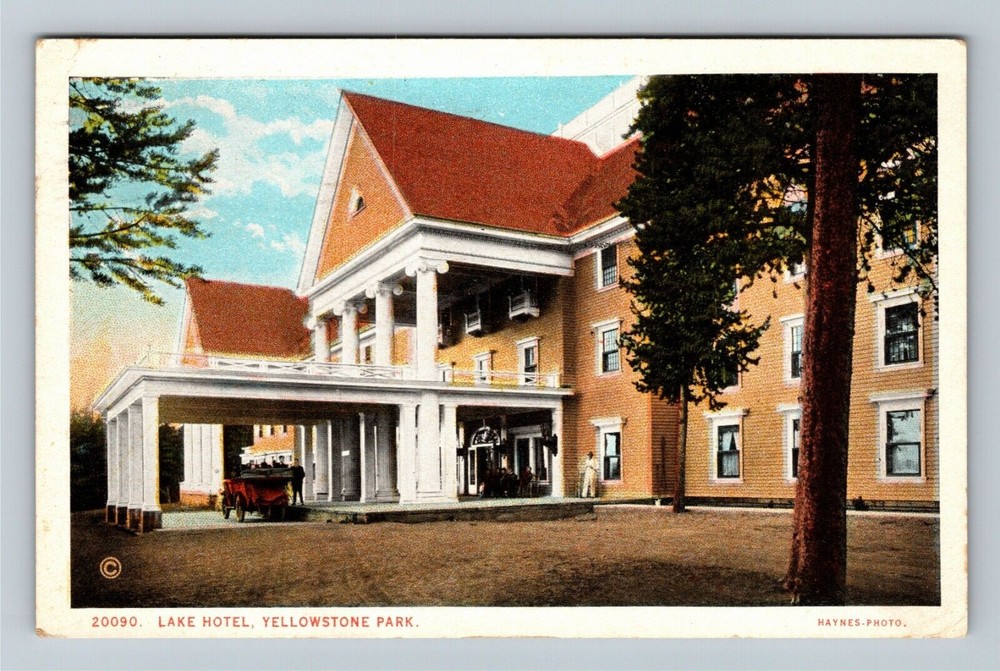 Yellowstone Park WY-Wyoming, Lake Hotel Vintage Souvenir Postcard