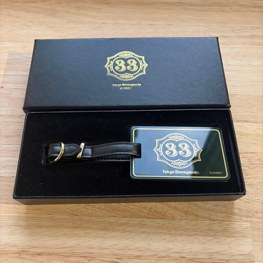 Tokyo Disneyland Club 33 Luggage Name Tag Black Gold with Box New