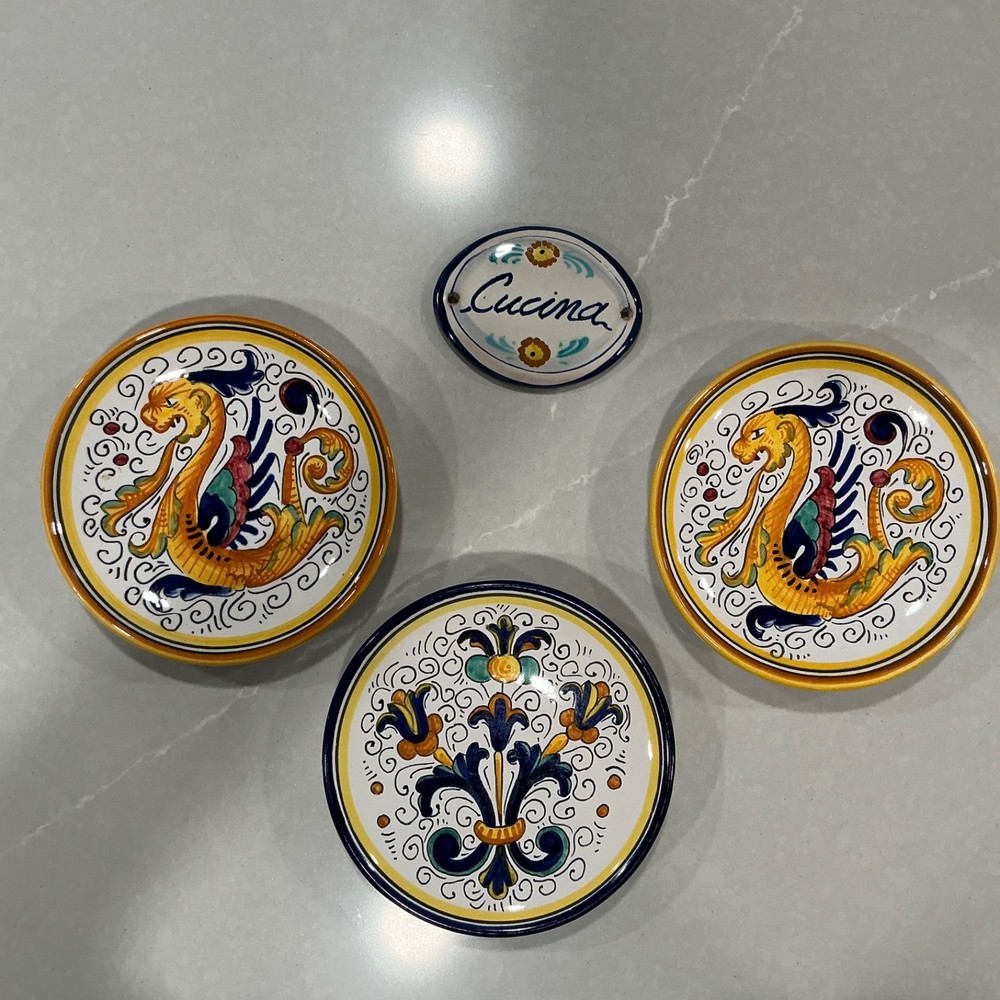 Vintage Deruta Italy Hand Painted Majolica 6” Wall Plates + Cucina Sign Set of 4