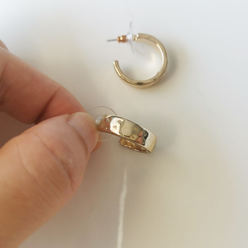 New 20mm Talbots C Huggie Hoop Earrings Chic Women Comfortable Everyday Jewelry