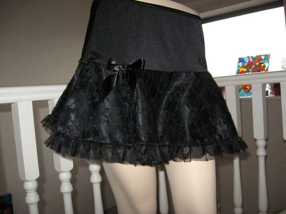 Gothic Black lace skirt  Party  rock Skater Steampunk Festival Halloween