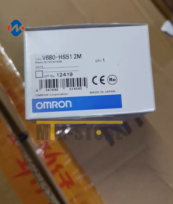 1PC New Omron V680-HS51 V680HS51 2M sensor IN BOX