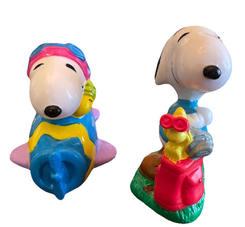 Vintage United Feature Syndicate Snoopy Peanuts Golf Plane Figurine Toy Lot Of 2