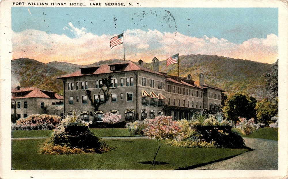 FORT WILLIAM HENRY HOTEL, LAKE GEORGE, N. Y. Postcard