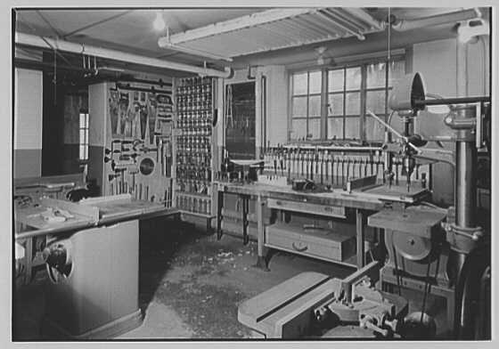 Photo:Forest Hills New York Albert P. Armour Workshop 1944 Home Interior