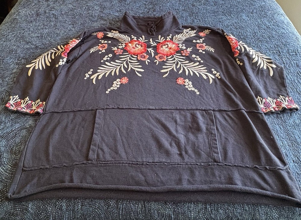 Johnny Was Plus 2XL Black Embroidered Floral V-Neck 3/4 Sleeve Pullover Top